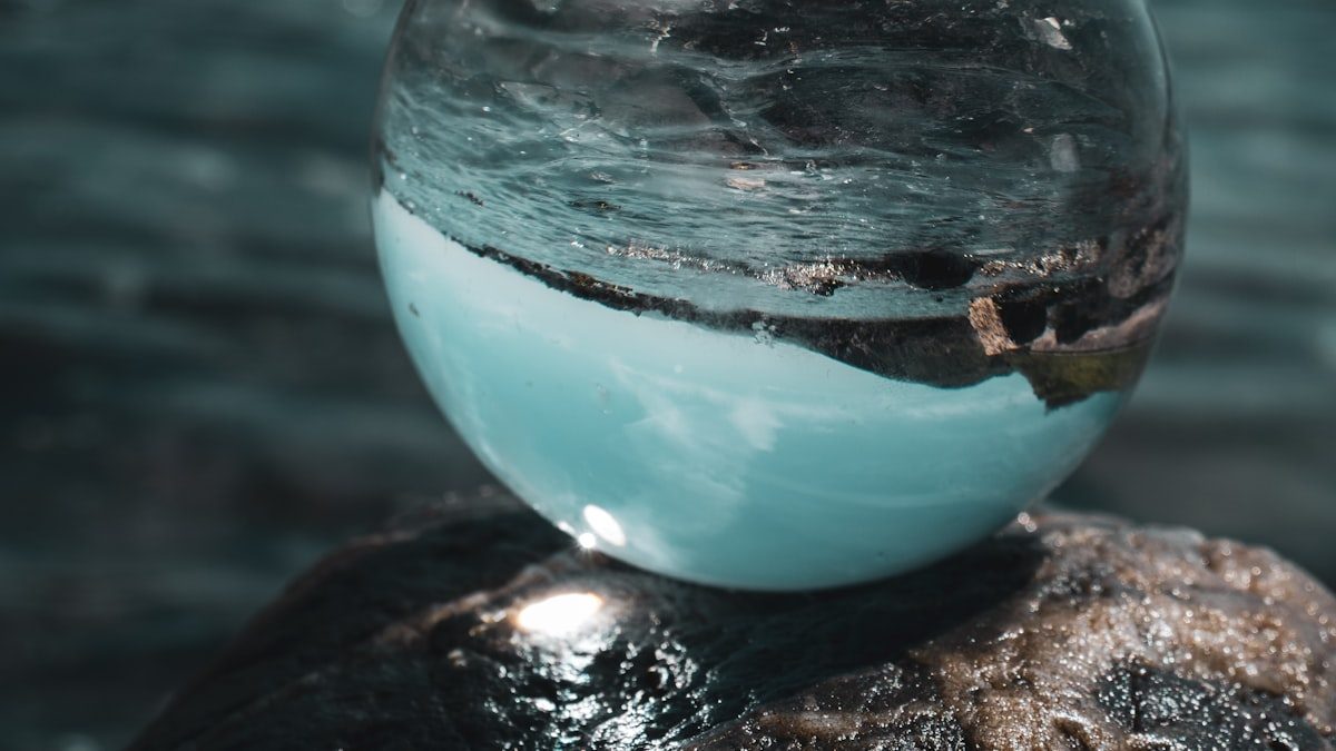 타로 — 타로 한 장 질문법: 결정이 흔들릴 때 쓰는 운영 프레임